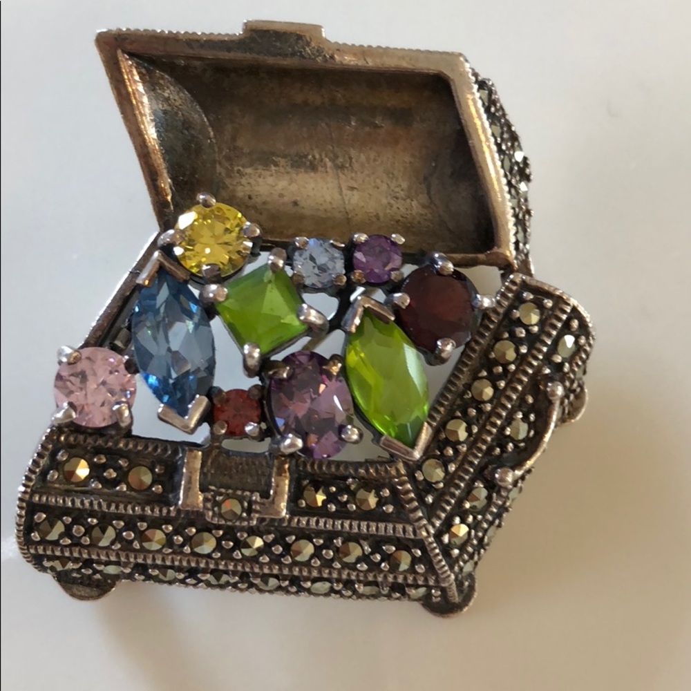 Brooche